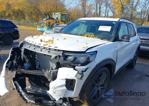 2025 Ford Explorer St-Line from USA, damaged, VIN 1FMUK8KH4SGC67774